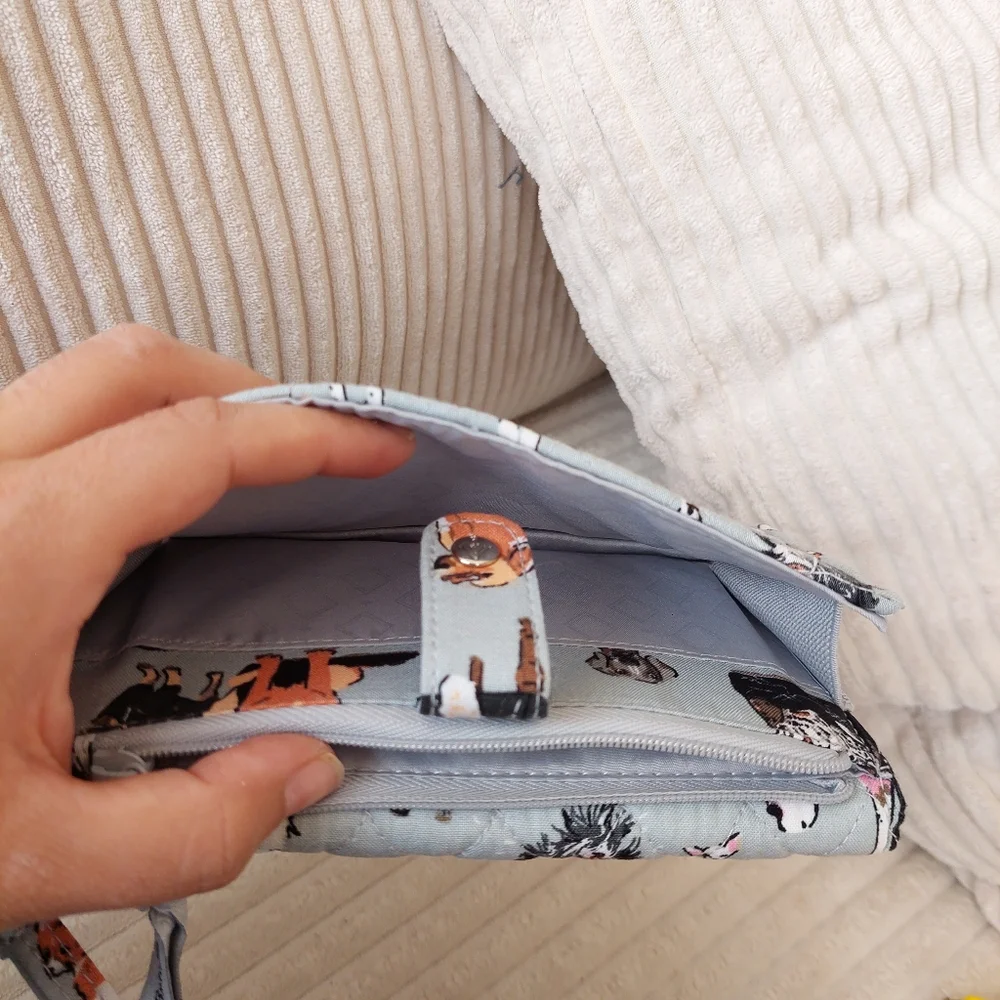 Vera Bradley RFID Smartphone Wristlet Wallet in the "Dog Show" pattern - Picture 5 of 9